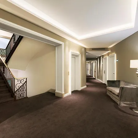 Lamaro Hotel