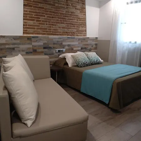 Miami בית הארחה ברצלונה