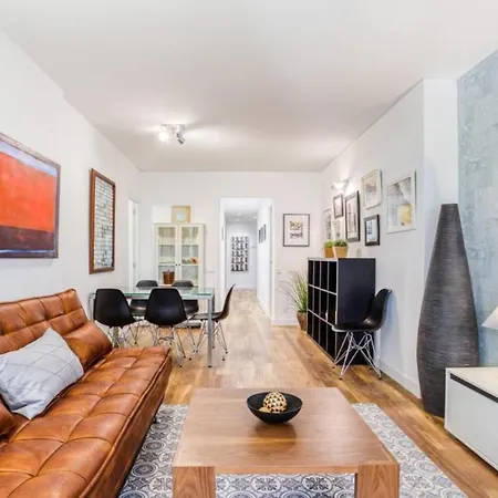 Nice And Cozy 4 Bedroom In Sants-montjuic Bcn