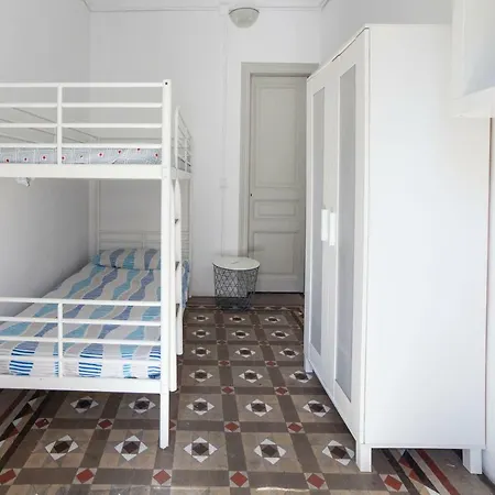 Apartment B21-apartamento Modernista Grupos