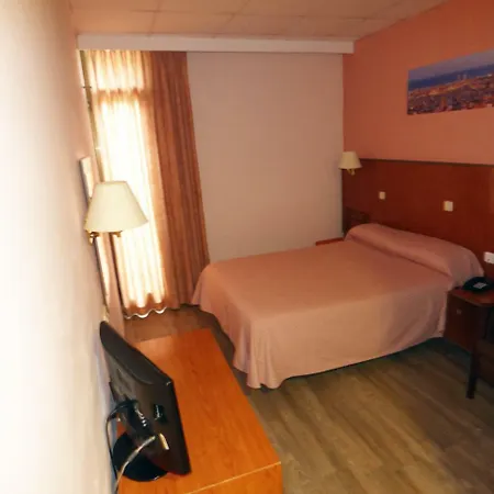 Hotell Cuatro Naciones 2*