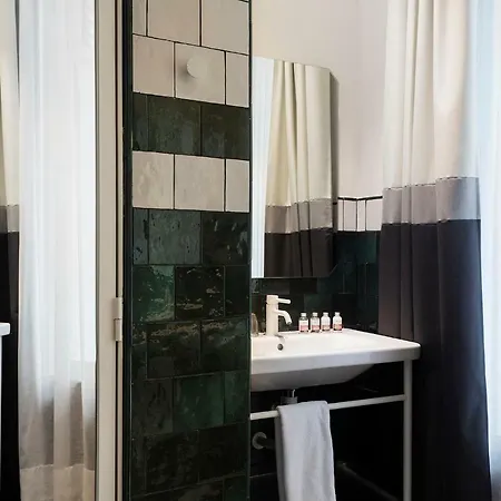 Praktik èssens Hotel