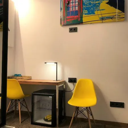 Airhostel Barcelona Airport 24h Hostel El Prat de Llobregat