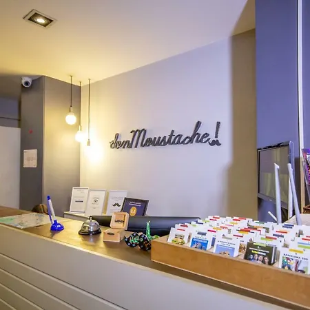 Albergue Don Moustache Boutique *