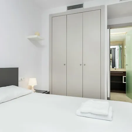 1205 - Sagrada Familia Apartment *