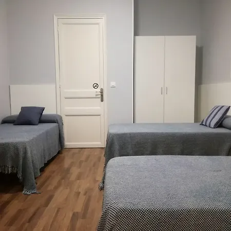 Lesseps בית הארחה 2*
