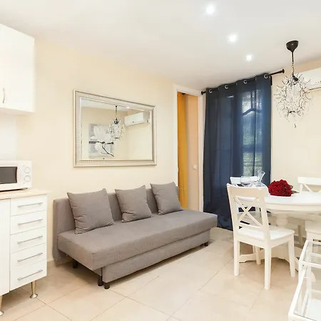 Apartment Comfy Corner 32 *