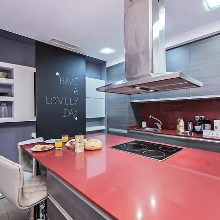 אורחן Sweet Plaza Catalunya - Centre 4*
