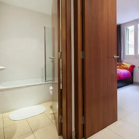 Key Sagrada Familia / Sicilia 348 Apartment *