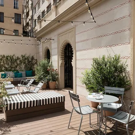 Hotel Praktik Essens 3*