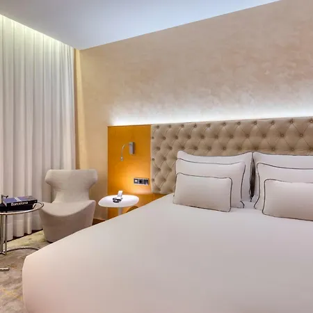 Hotell Sansi Pedralbes 4*