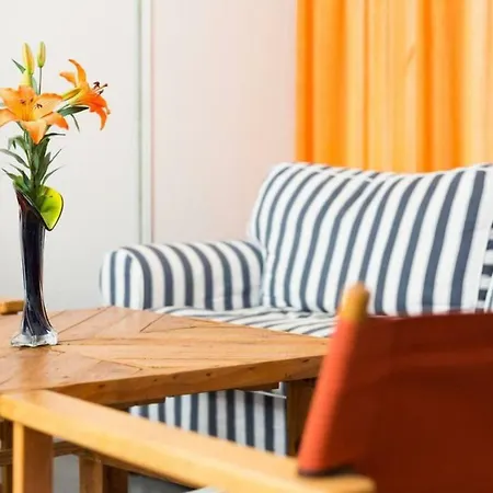 Lodging Sagrada Familia & Sant Pau Apartment