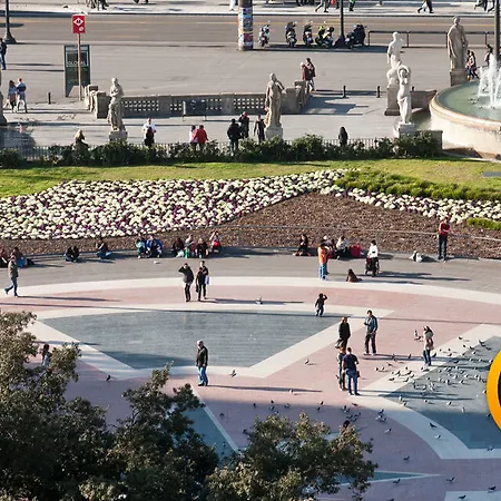 Отель Olivia Plaza 4*