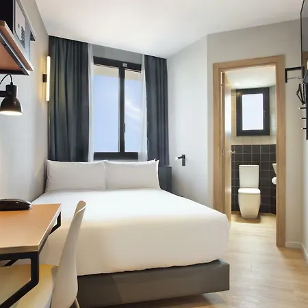 Hotel Brick 2*