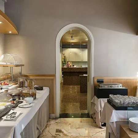 Catalonia Castellnou Otel 3*