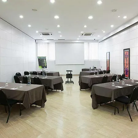 Nh Stadium מלון ברצלונה