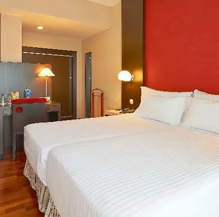 Nh Les Corts 3* Барселона