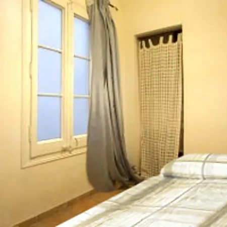 Gaudi 2 Apartament *