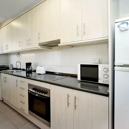 Amplio Con Terraza En Zona Muy Tranquila Apartamento Esplugues de Llobregat