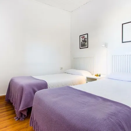 Friendly Rocafort Eixample * Барселона