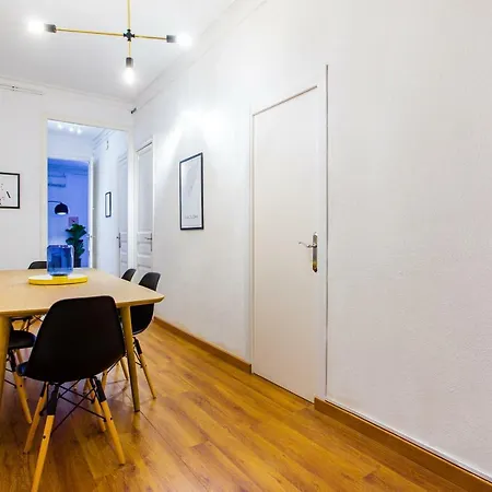 Friendly Rocafort Eixample * Барселона