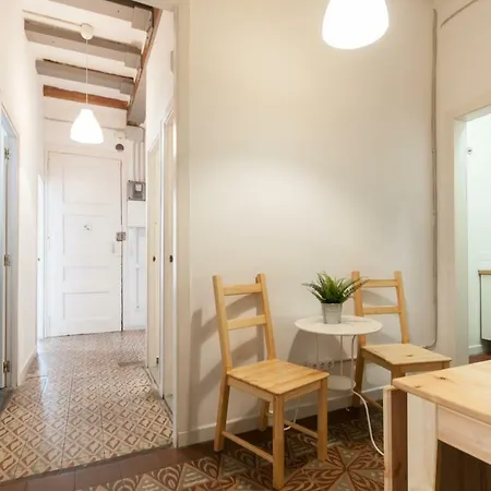 Gopal-comfortable Cozy For Groups In Gracia Apartment *