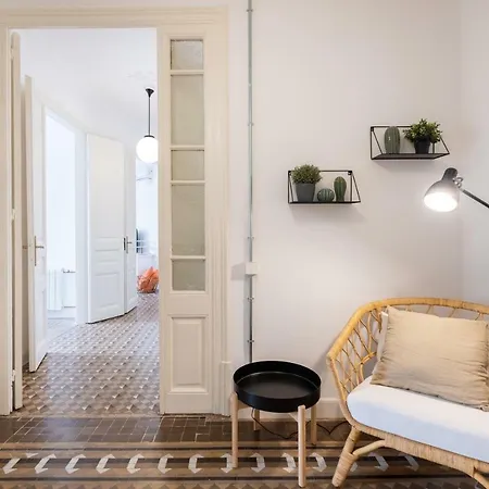 B32-sunny And Modernist For Groups In Center Apartment