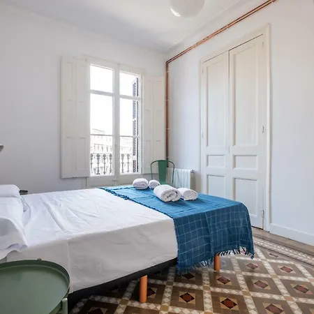 Apartment B32-sunny And Modernist For Groups In Center
