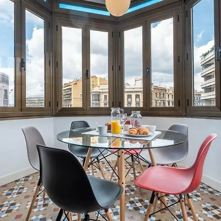 Apartment B32-sunny And Modernist For Groups In Center Barcelona