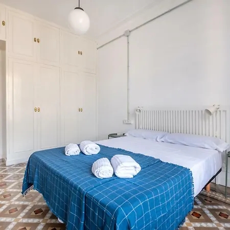 Apartment B32-sunny And Modernist For Groups In Center