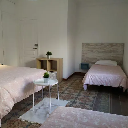 V Hostal 2* Barcelona