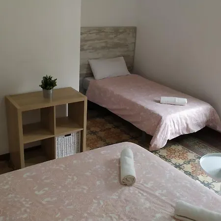 Pensión V Hostal 2*
