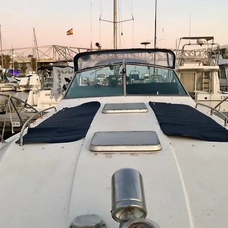 Botel Yacht Experience Barcelona *