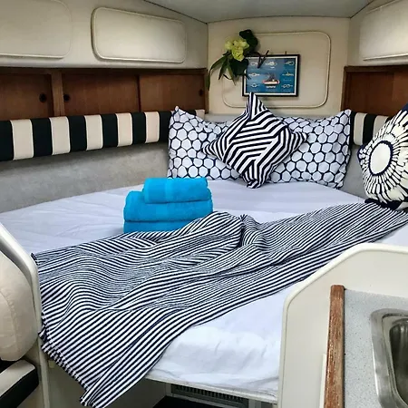 Yacht Experience Barcelona Botel