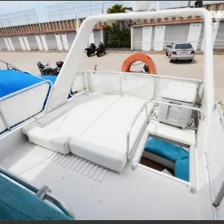 Botel Beautiful Boat *