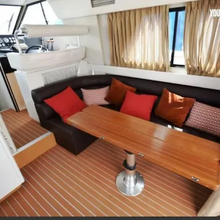 Botel Beautiful Boat *