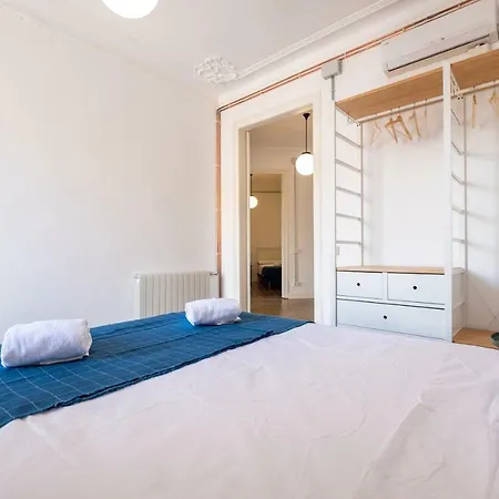 B32-sunny And Modernist For Groups In Center Apartment Barcelona