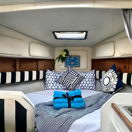 Botel Yacht Experience Barcelona
