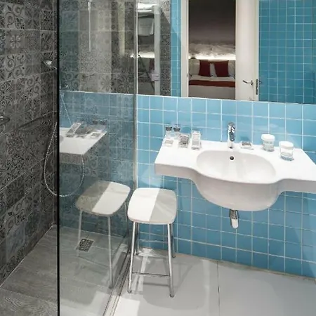 Catalonia Avinyo Hotel 3*