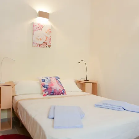 Tarradellas Apartamento *