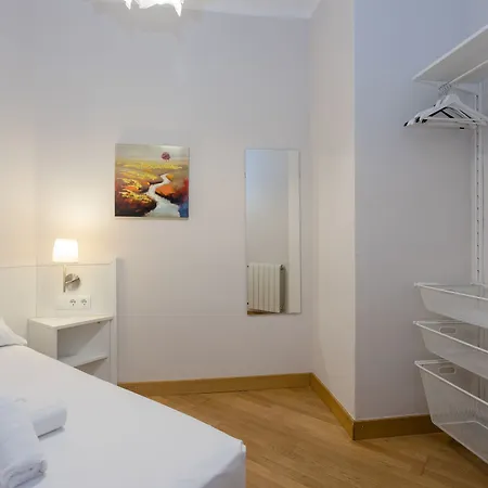 Sagrada Familia - Gaudi Apartment