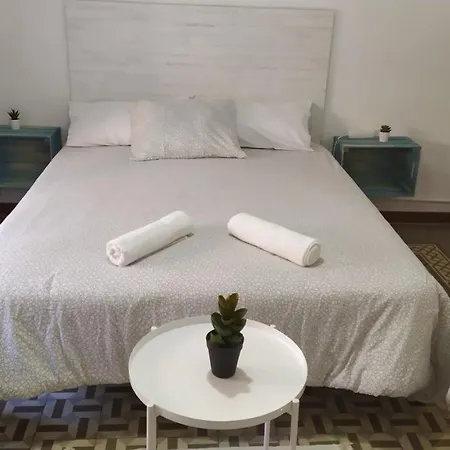 V Hostal 2*