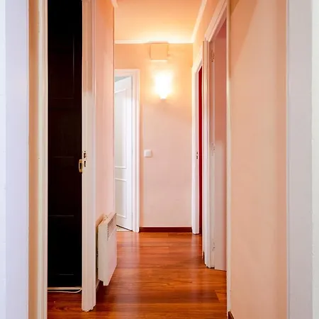 Lägenhet Three Bedroom In Sants Barcelona