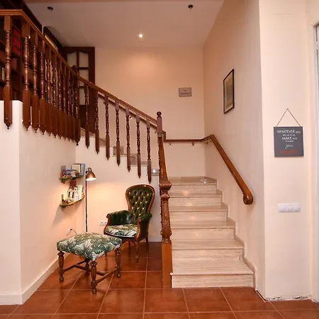 Homestay Green Door Gracia