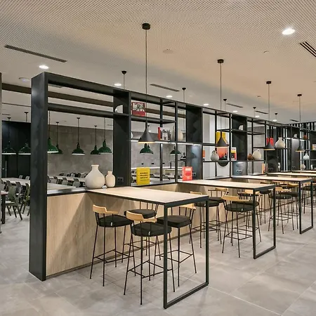 Acta Voraport Hotel 3*
