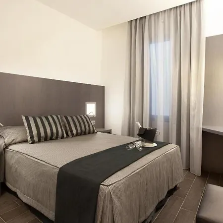 Hotel Dalia Ramblas 3*