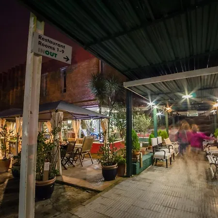 Inout Hostal La Floresta Pearson
