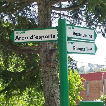 Hostal Inout *