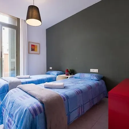 5 Pax Santa Monica Ramblas * Barcellona