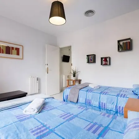 5 Pax Santa Monica Ramblas * Barcellona